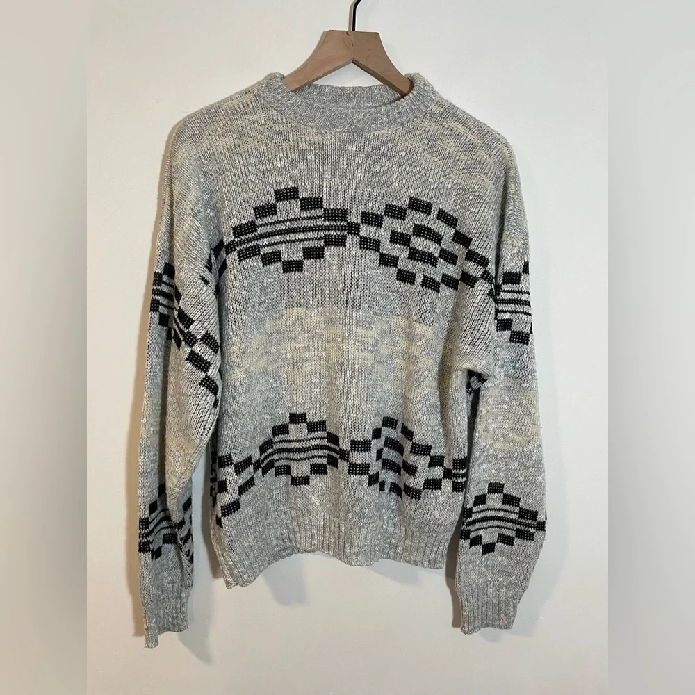 Vintage Tapas 80’s 90’s Crew Neck Knit Sweater Gray Black Size Medium Unisex